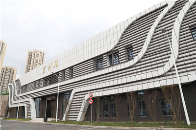 重庆公共运输职业学院优化教学架构，设立六个二级学院以强化技术服务